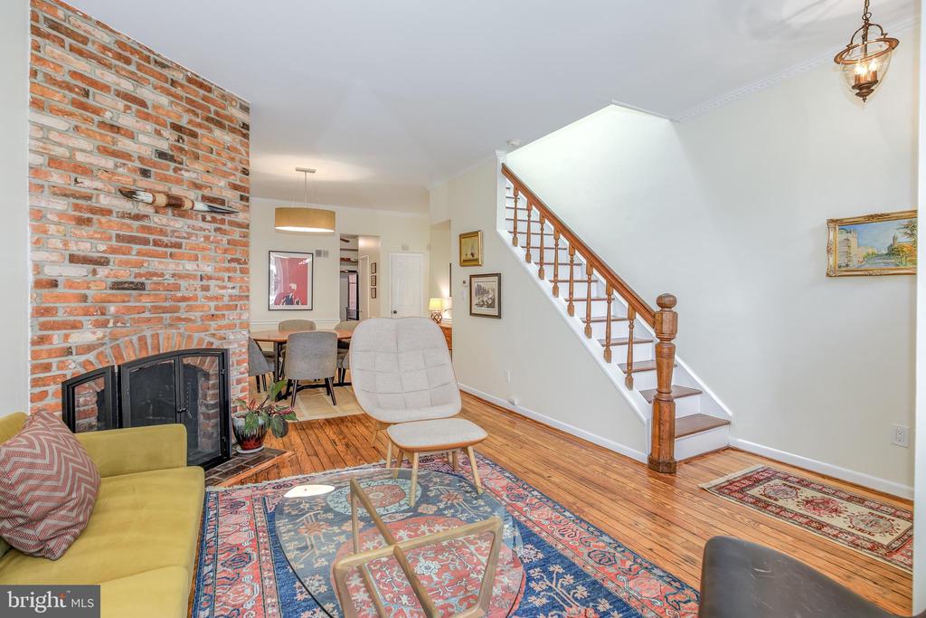 804 A STREET NE