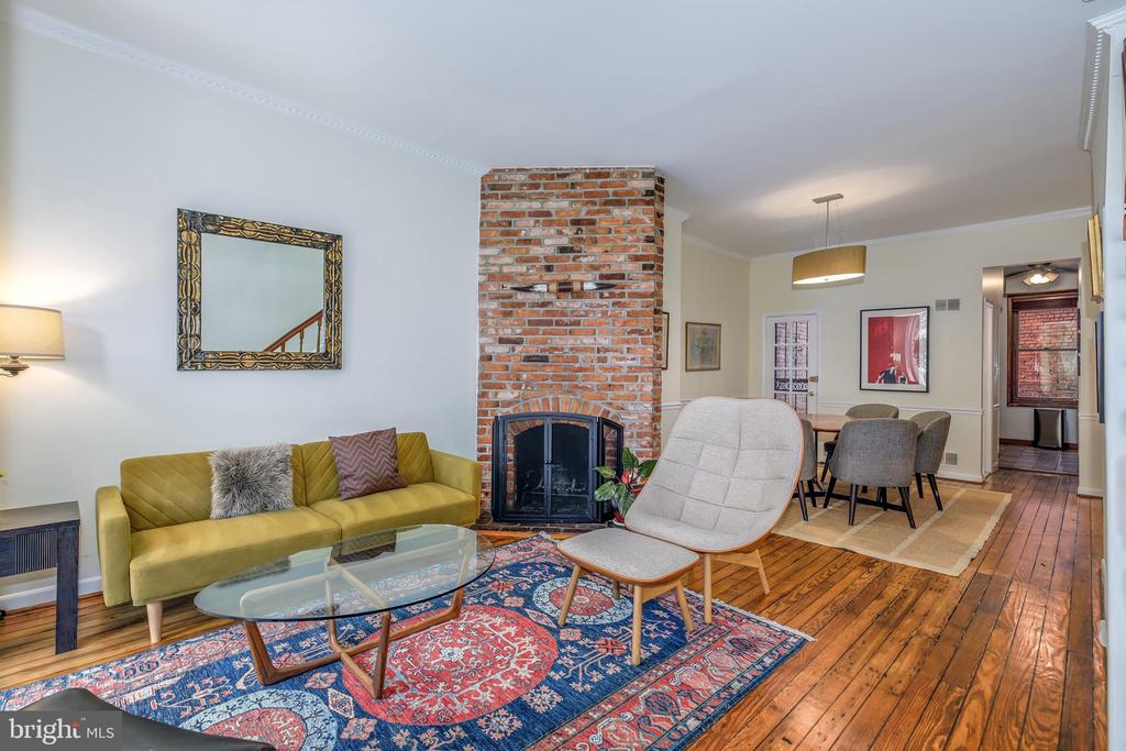 804 A STREET NE