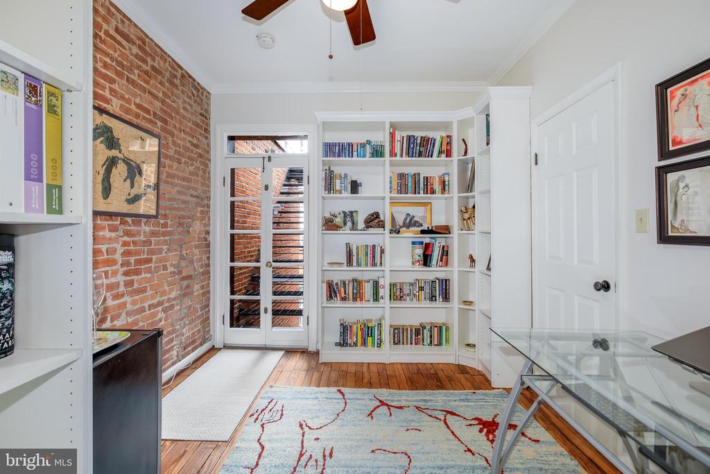 804 A STREET NE