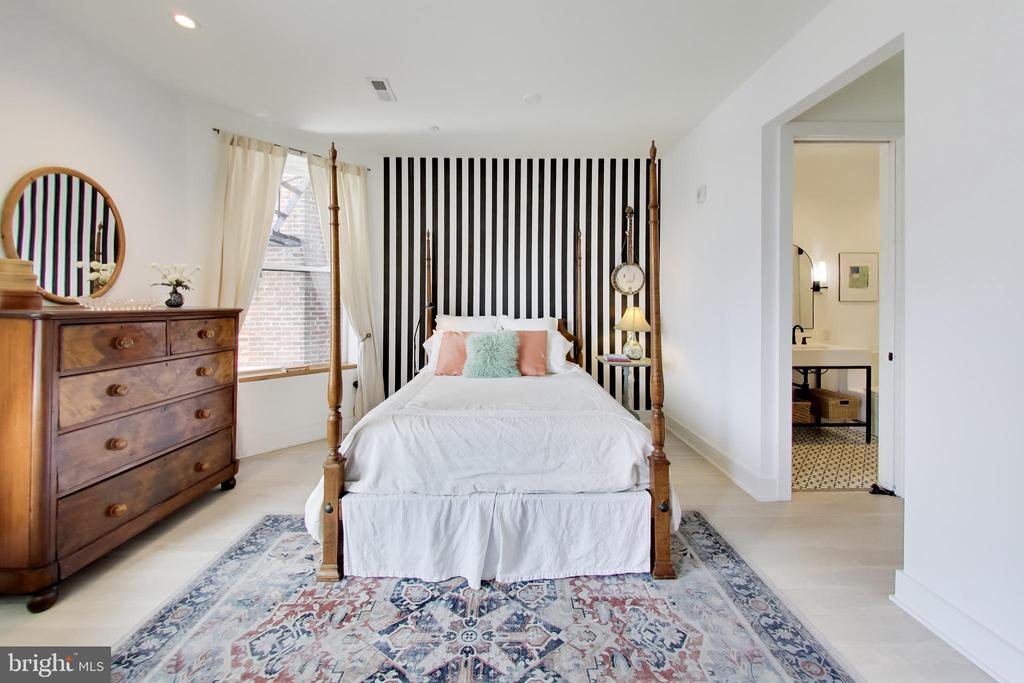 2030 16TH STREET NW Unit: 2