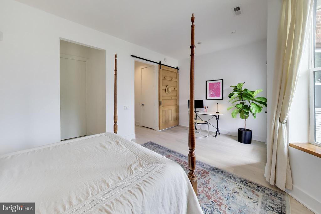 2030 16TH STREET NW Unit: 2