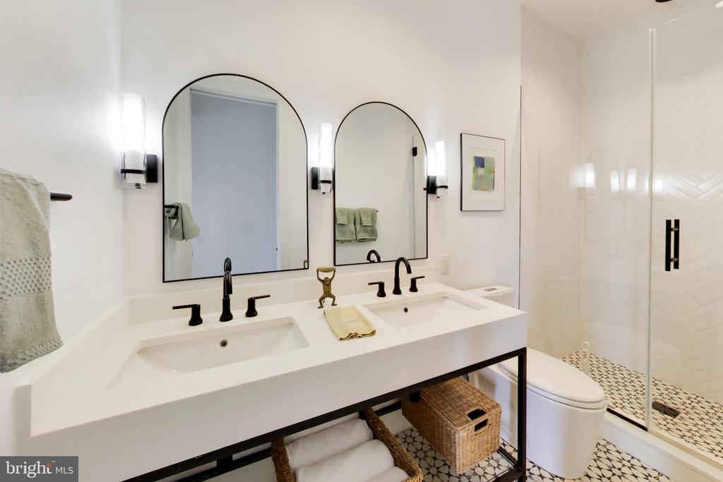 2030 16TH STREET NW Unit: 2