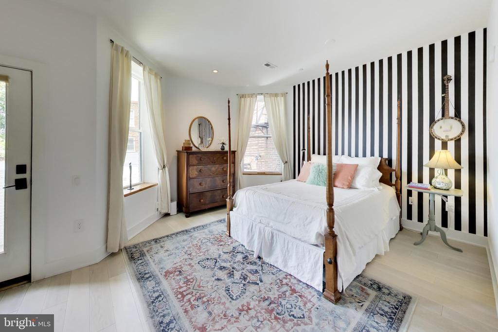2030 16TH STREET NW Unit: 2