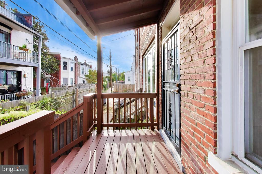 518 QUINCY STREET NW