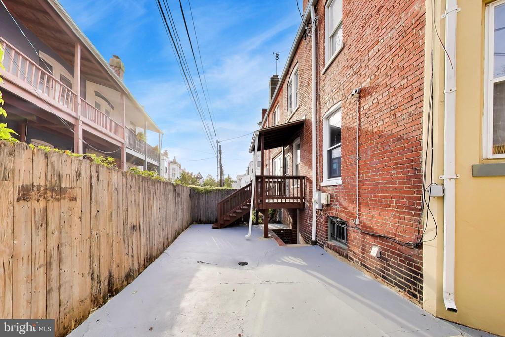 518 QUINCY STREET NW