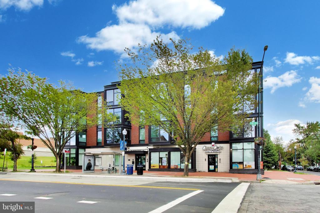 801 VIRGINIA AVENUE SE Unit: 203