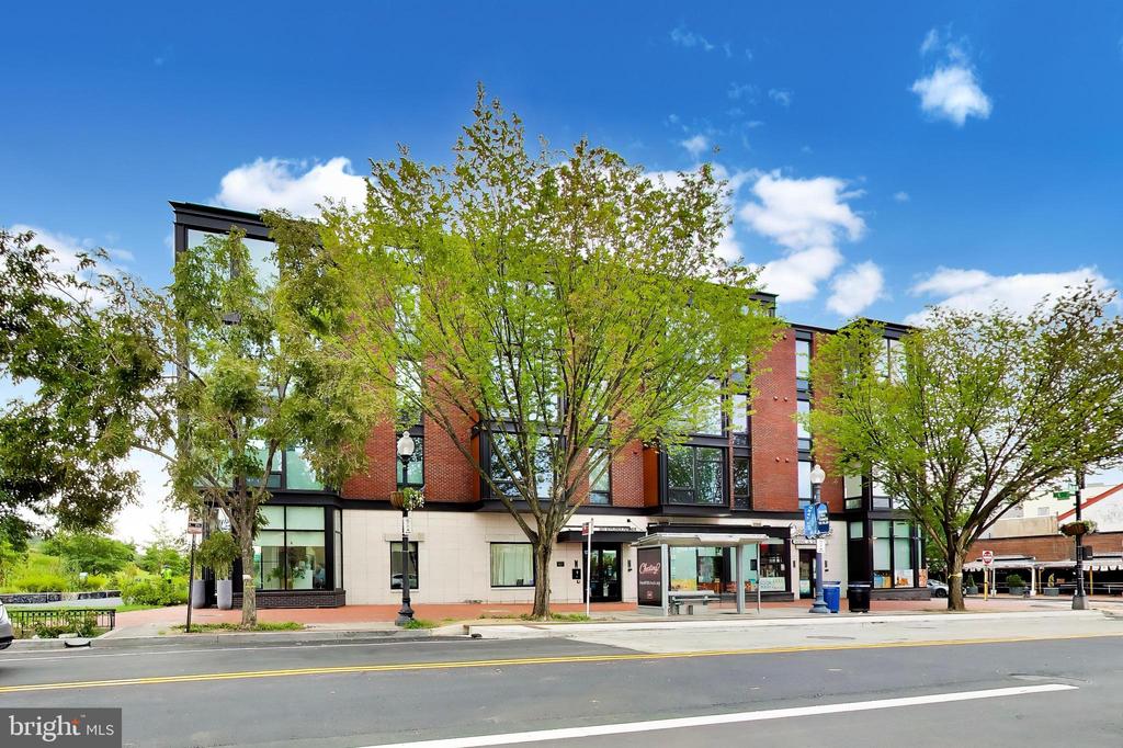 801 VIRGINIA AVENUE SE Unit: 203