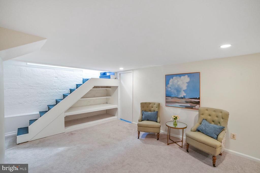 10120 CAPITOL VIEW AVENUE