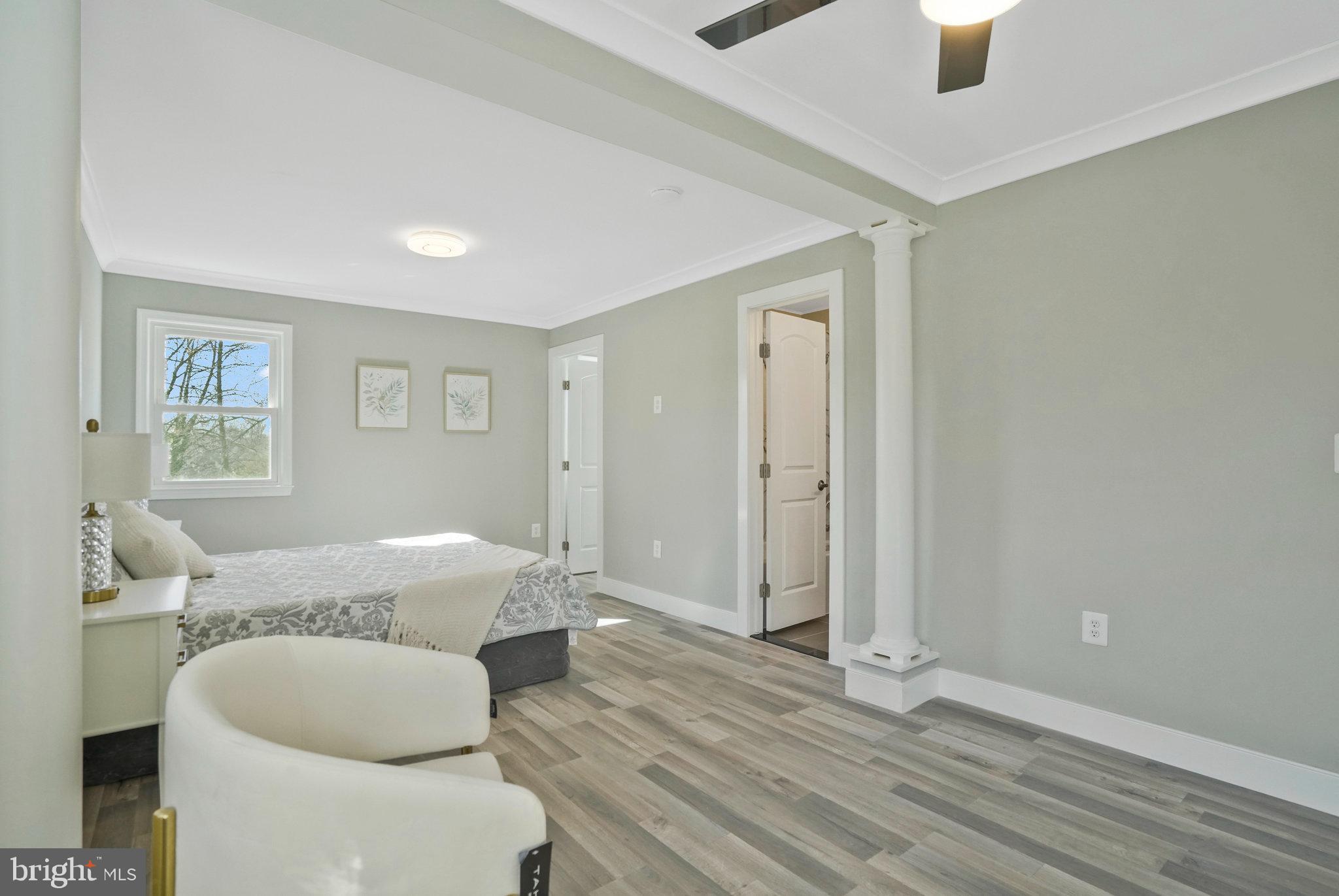 5215 LANSING DRIVE