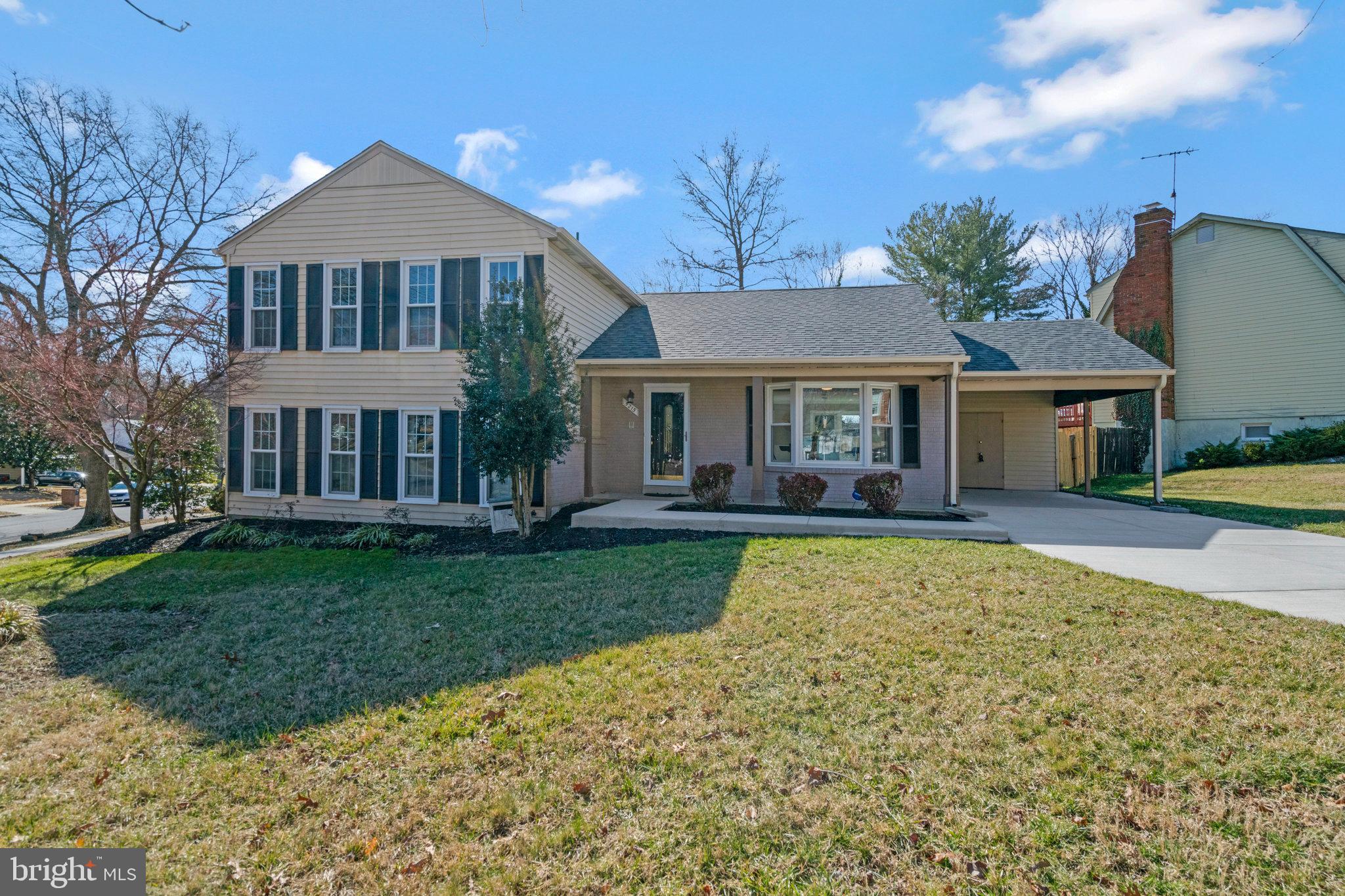 5215 LANSING DRIVE