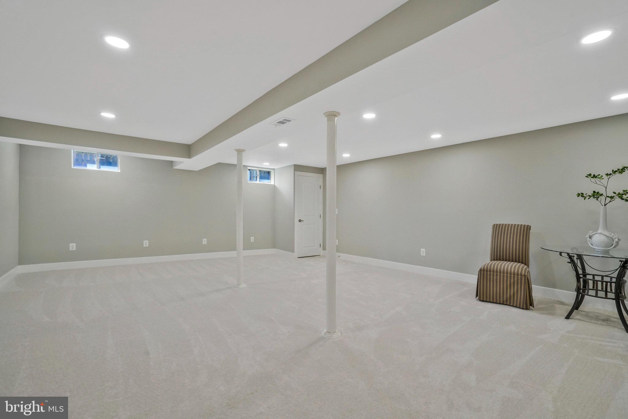 5215 LANSING DRIVE