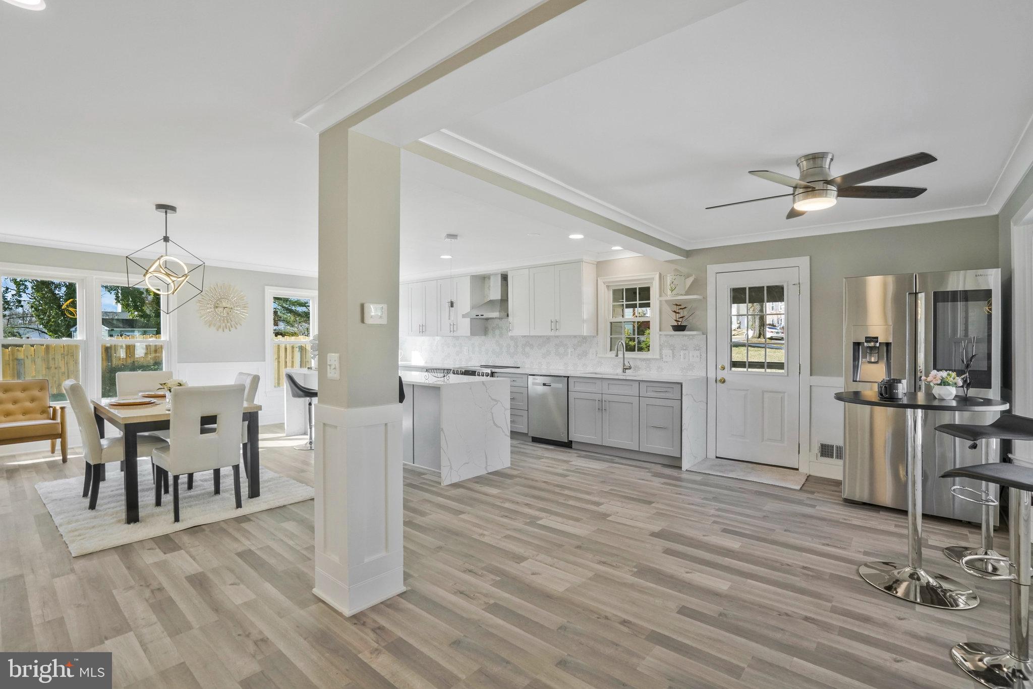 5215 LANSING DRIVE