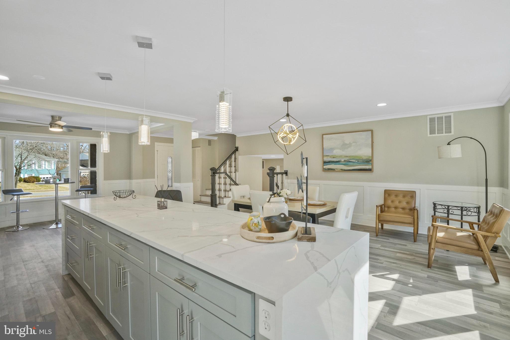 5215 LANSING DRIVE