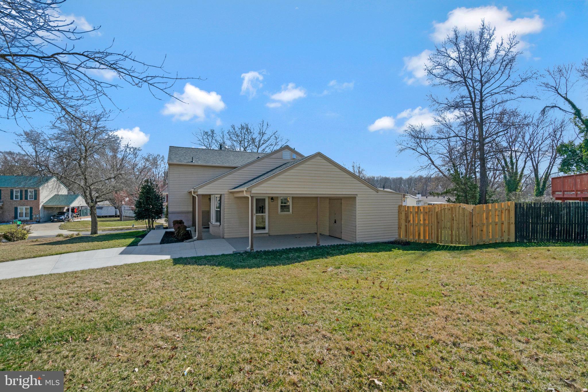 5215 LANSING DRIVE