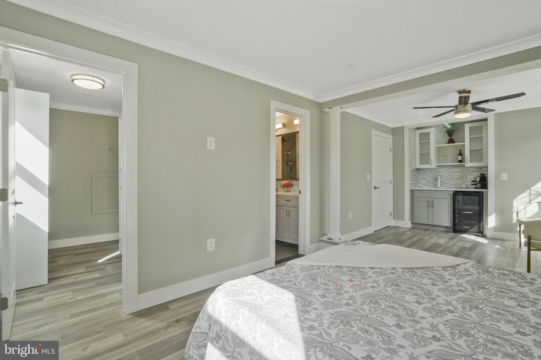 5215 LANSING DRIVE