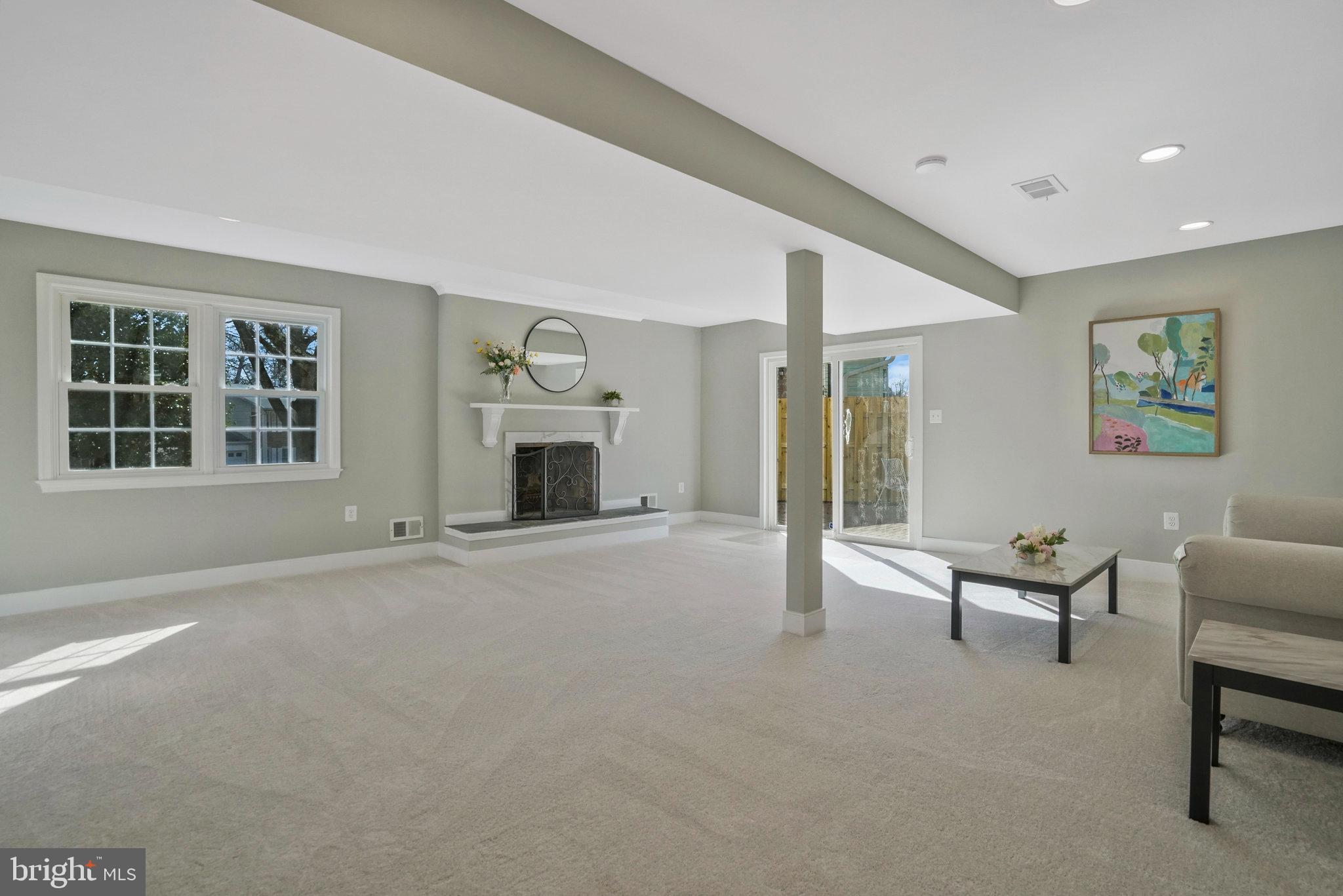 5215 LANSING DRIVE