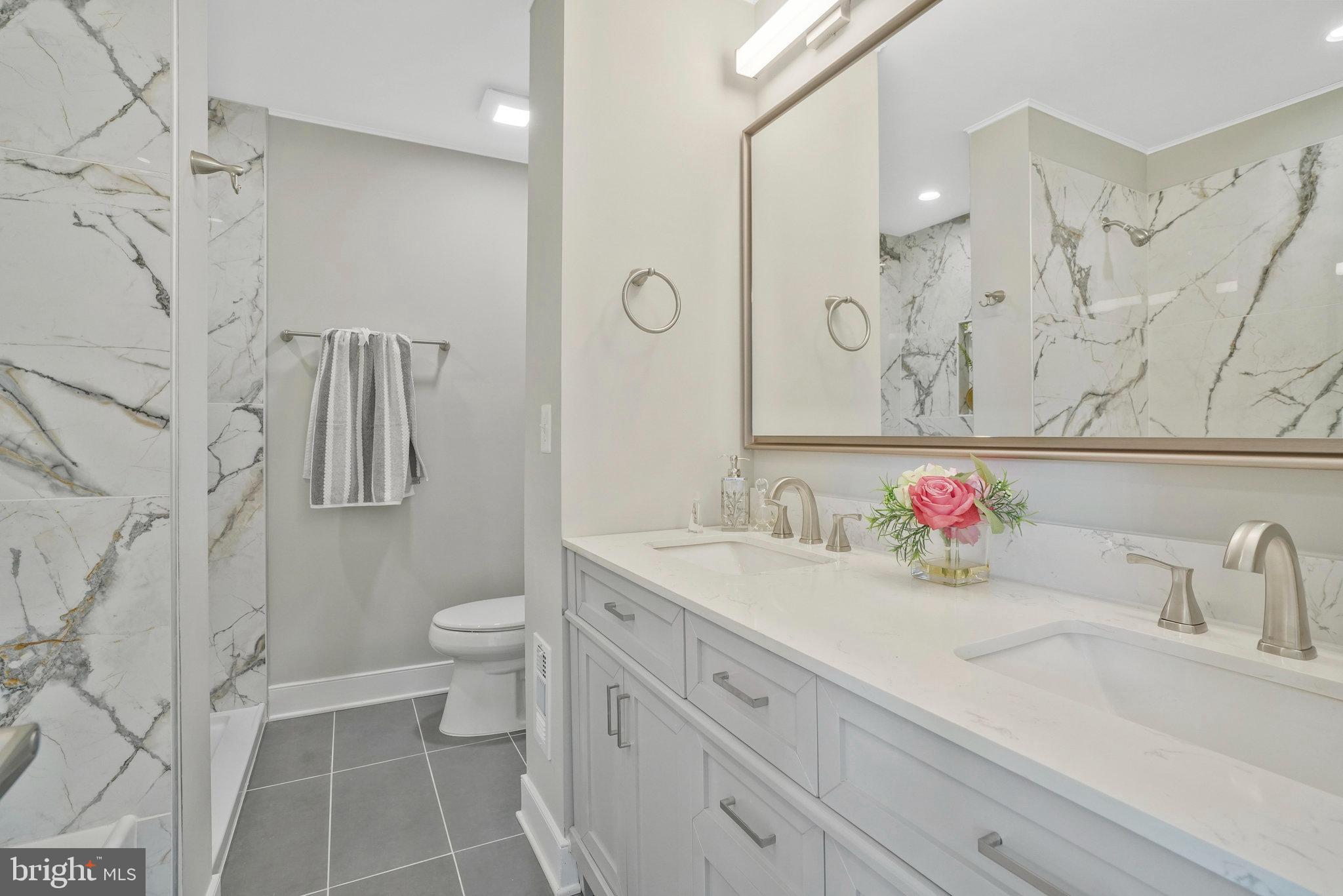 5215 LANSING DRIVE
