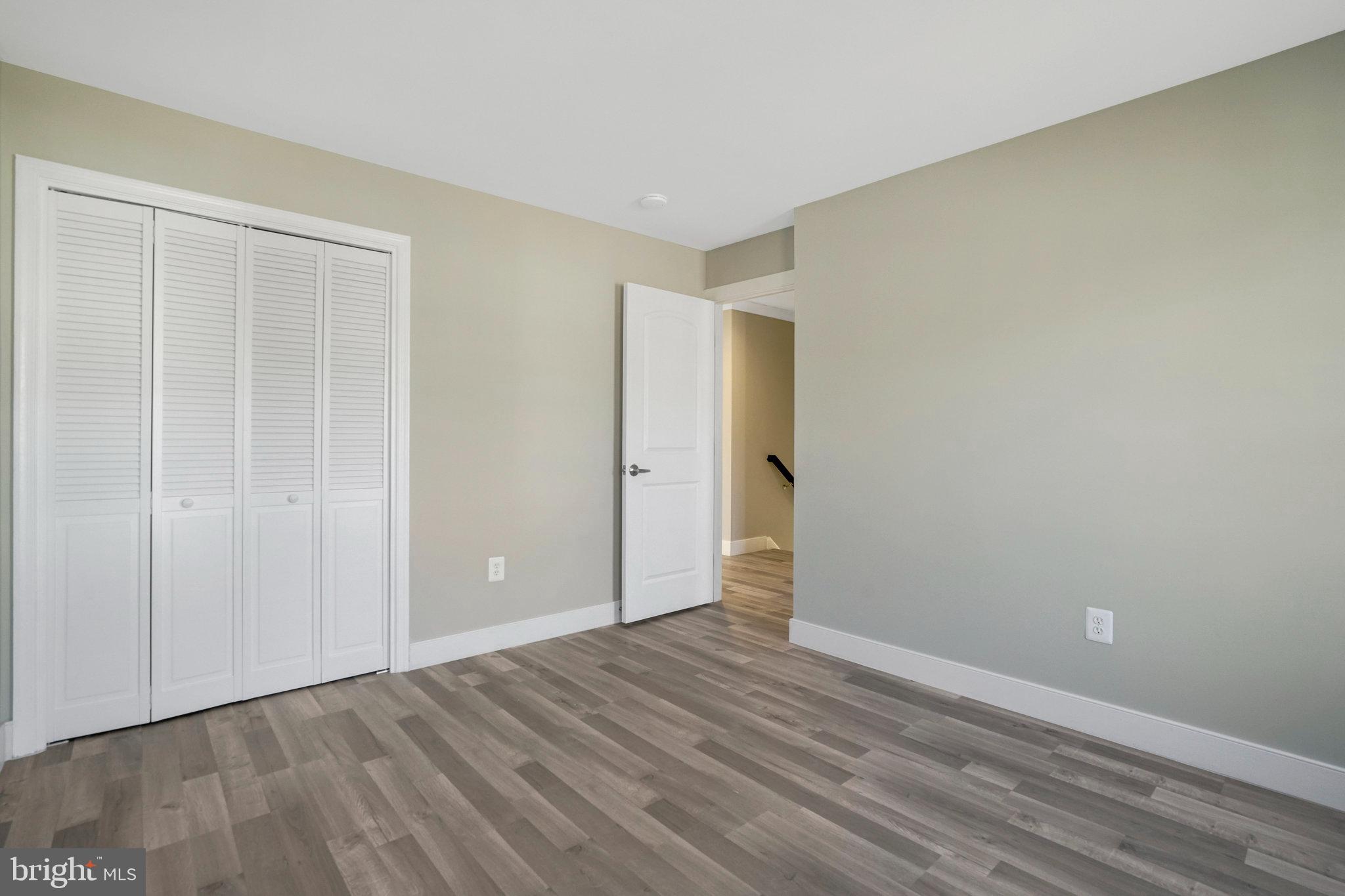 5215 LANSING DRIVE