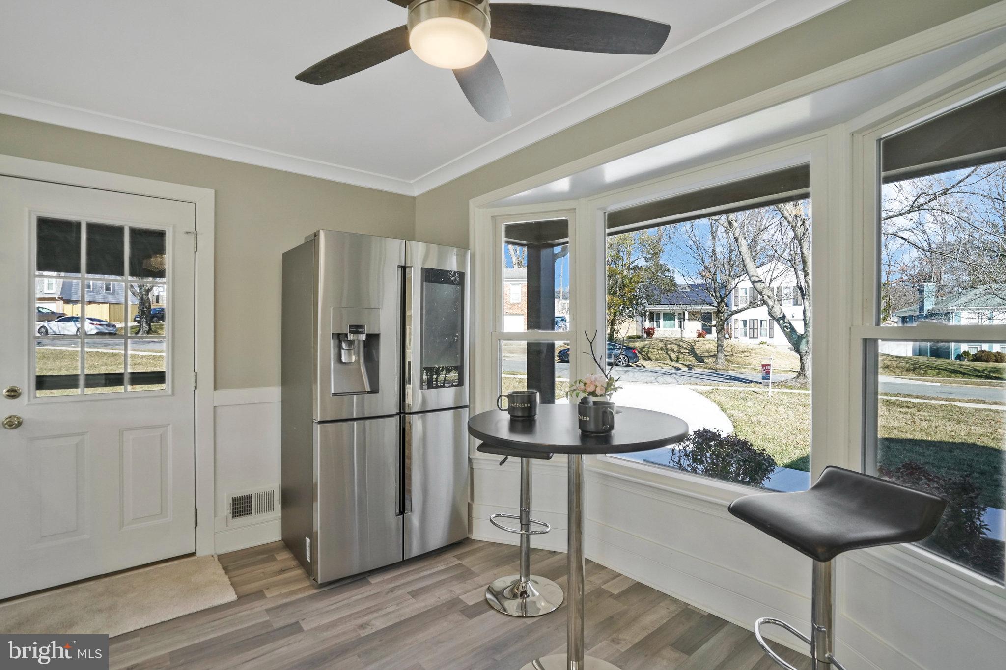 5215 LANSING DRIVE