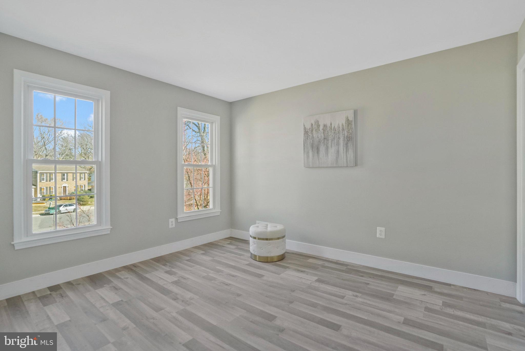 5215 LANSING DRIVE