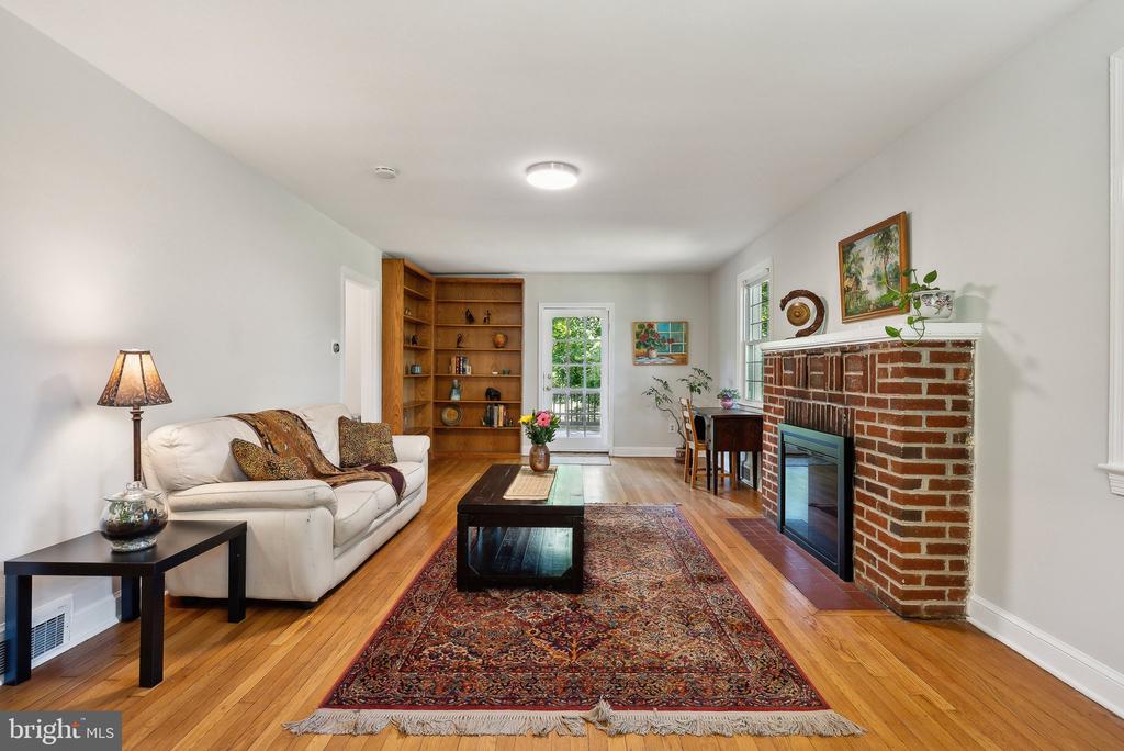 3121 PARKWAY