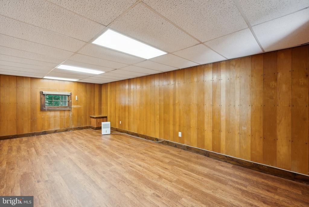 3121 PARKWAY
