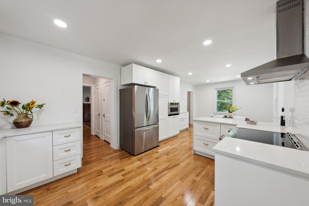 3121 PARKWAY