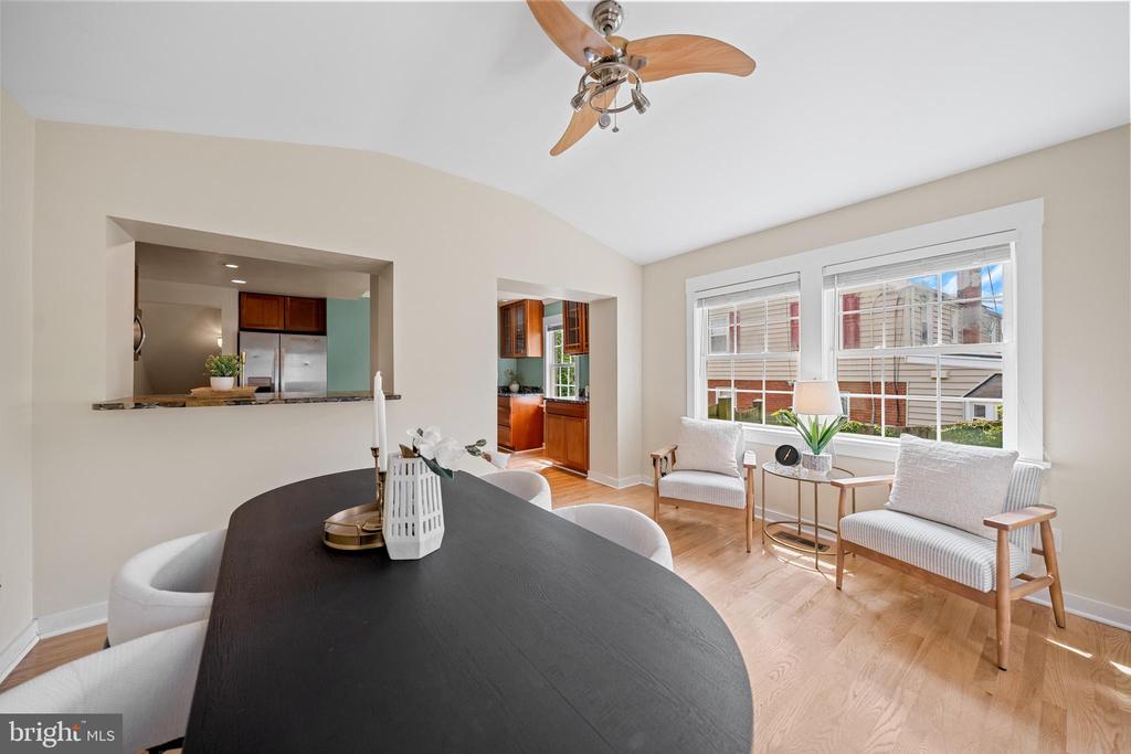 2616 FARMINGTON DRIVE