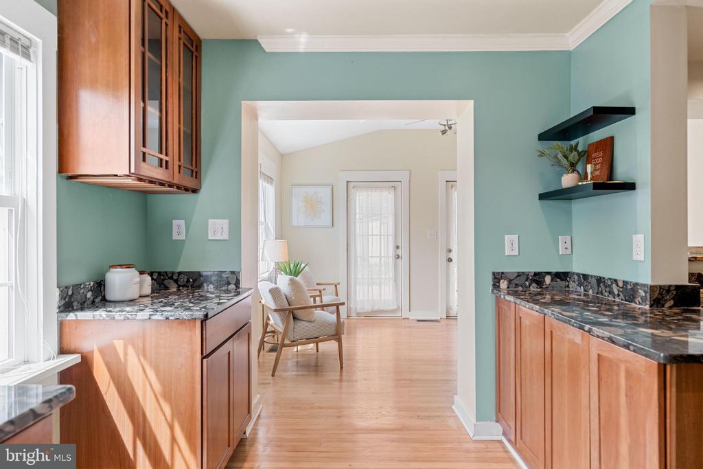 2616 FARMINGTON DRIVE