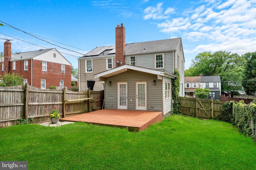 2616 FARMINGTON DRIVE