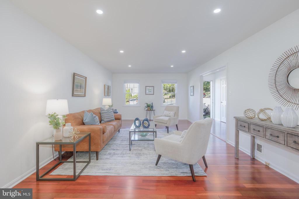 3005 SEVEN OAKS PLACE