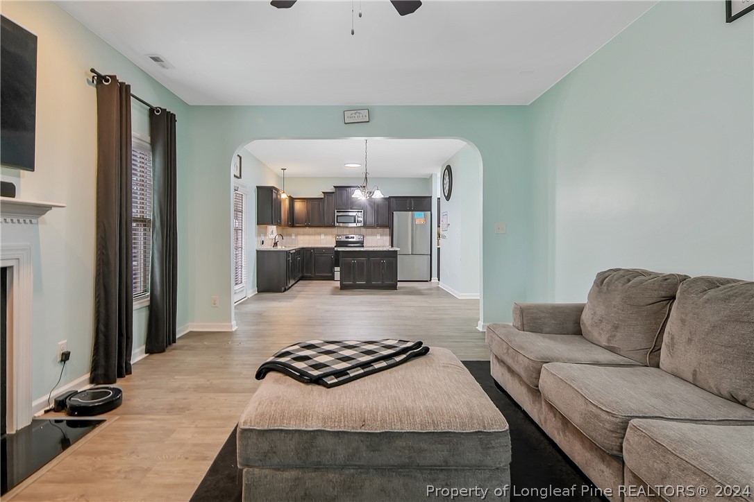 2809 Deepwater Court