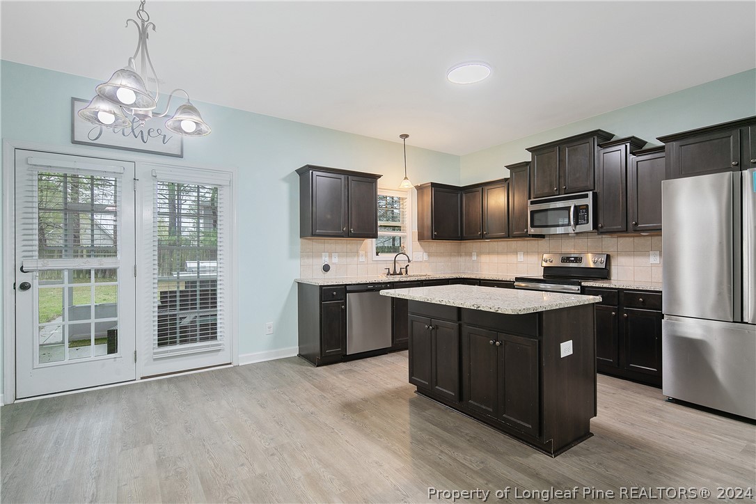 2809 Deepwater Court