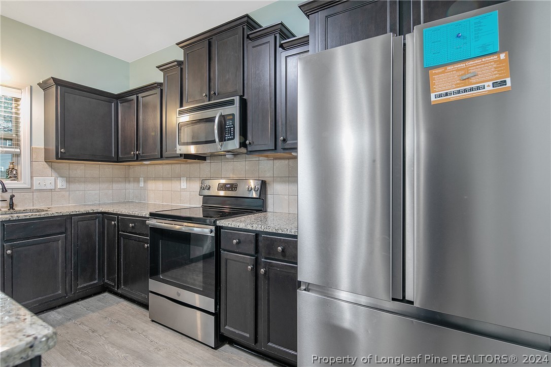 2809 Deepwater Court