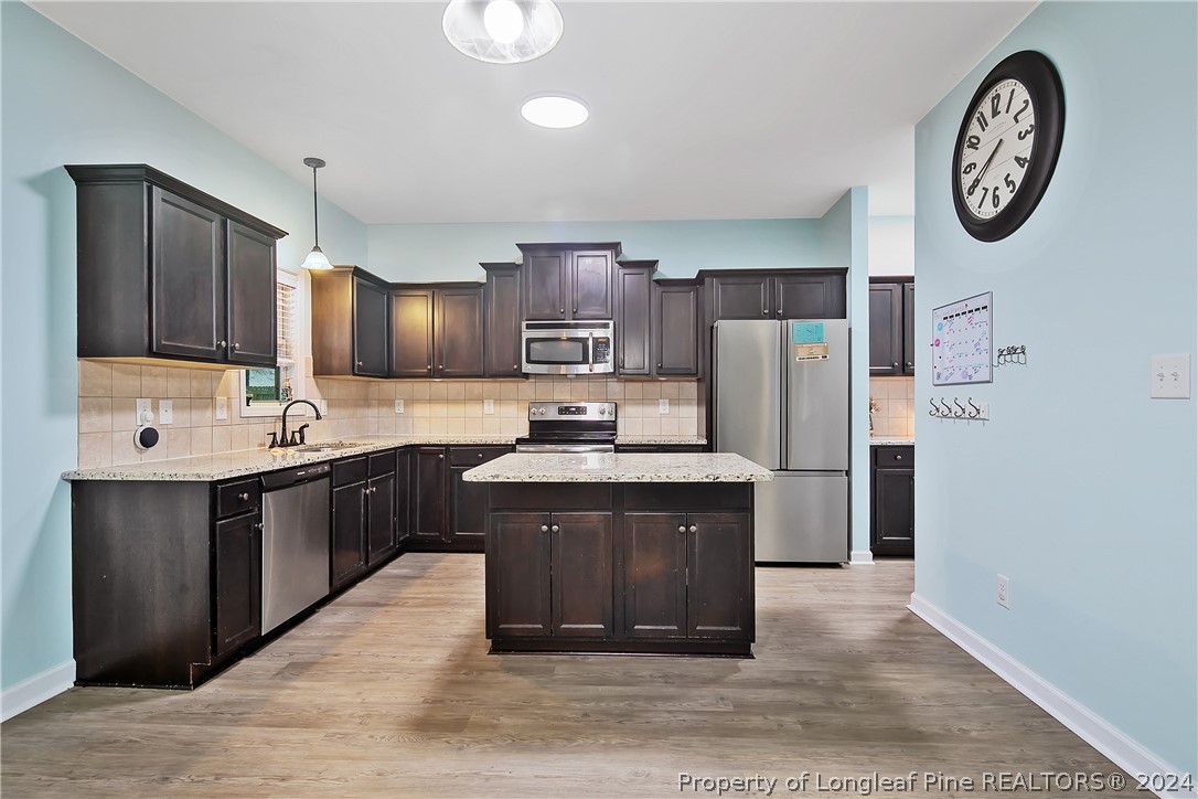 2809 Deepwater Court