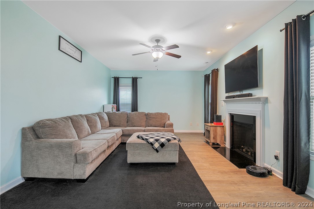 2809 Deepwater Court
