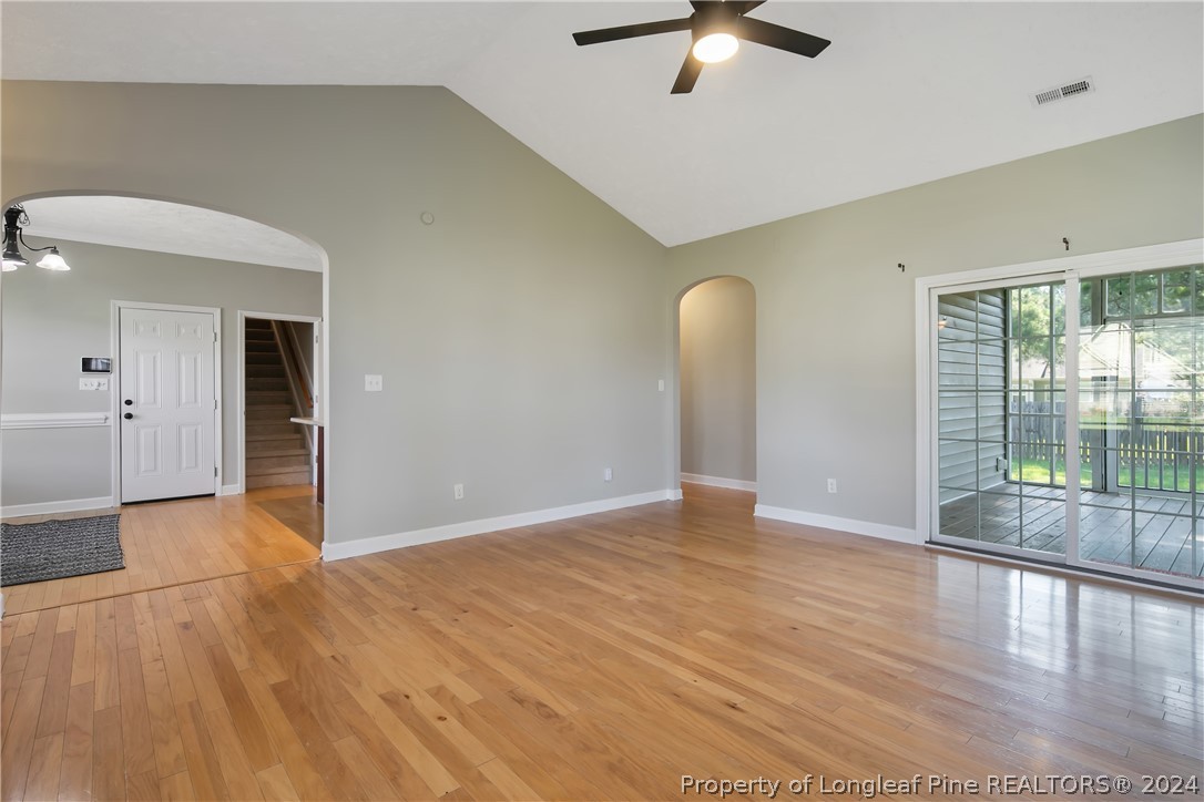 5633 Prestonfield Lane