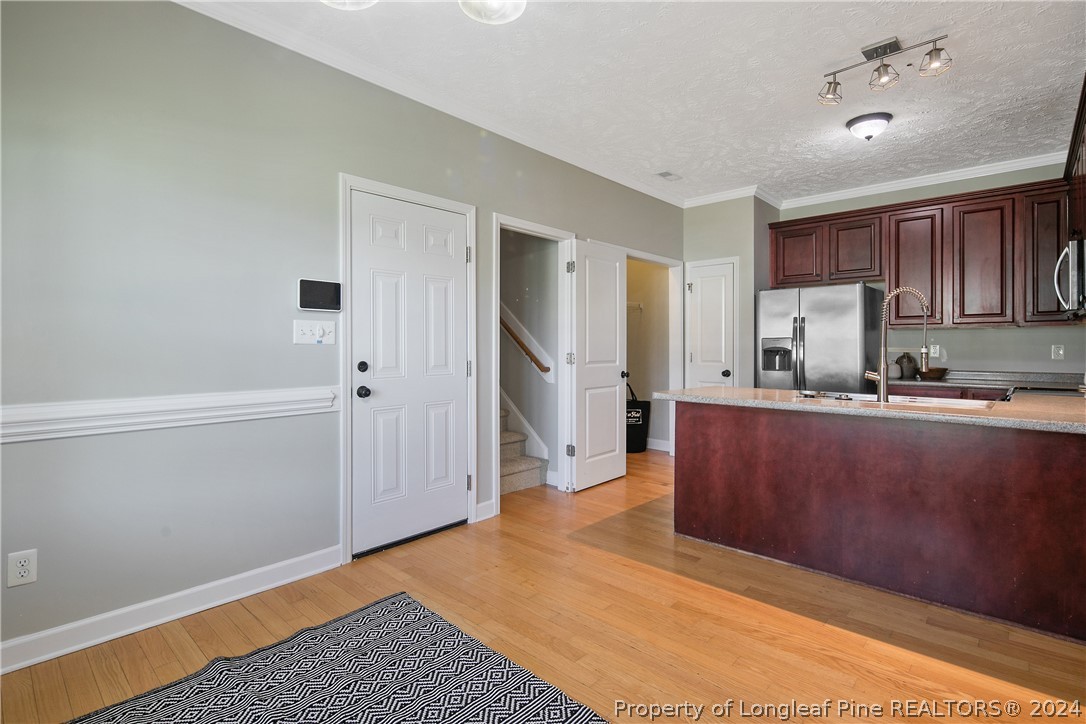 5633 Prestonfield Lane