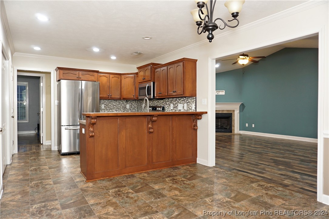 2221 Cliff Swallow Drive