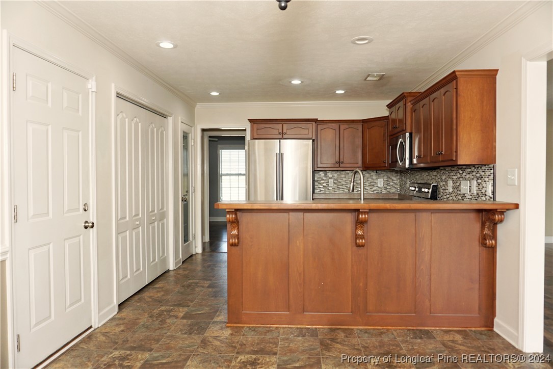 2221 Cliff Swallow Drive
