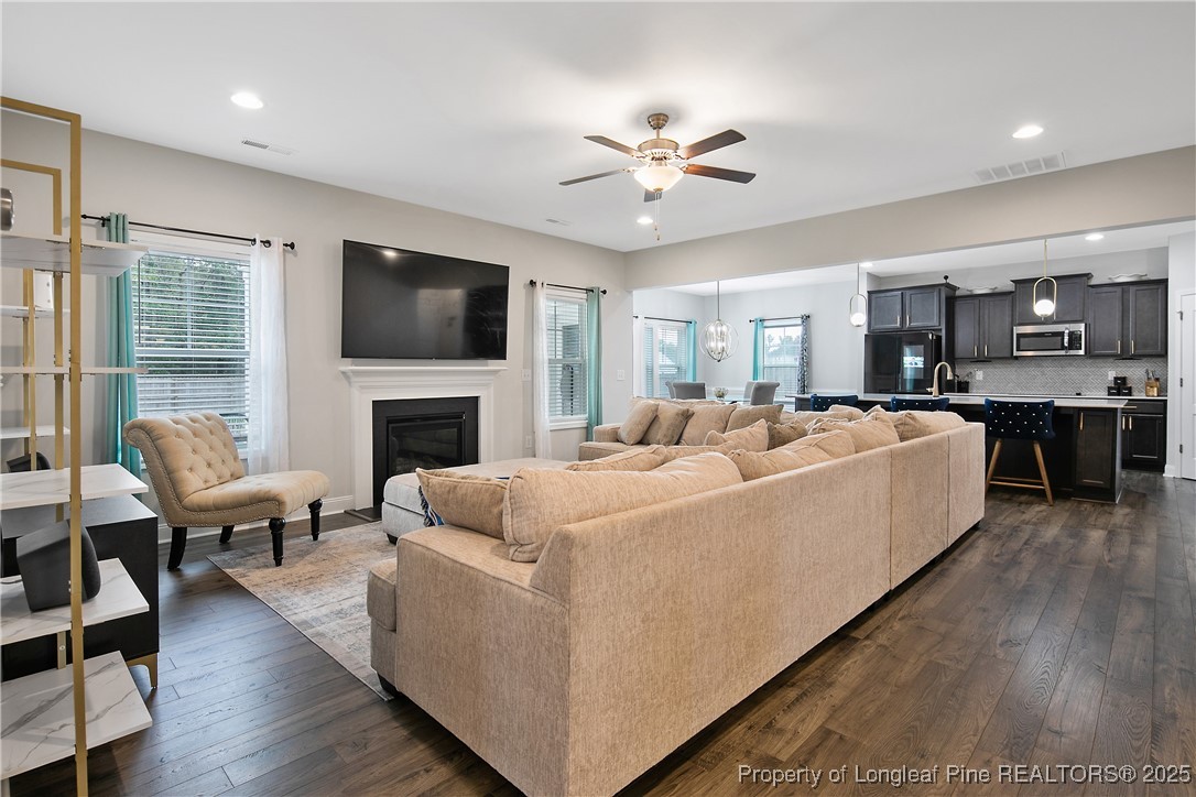 6922 Running Fox Road