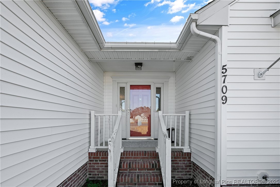 5709 Prospector Court