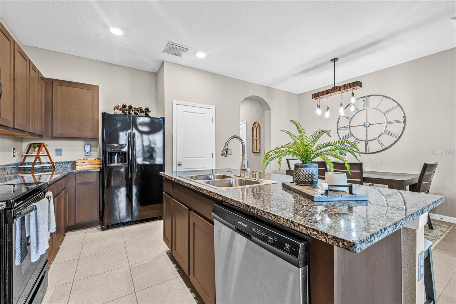 2771 SUNCOAST BLEND DR