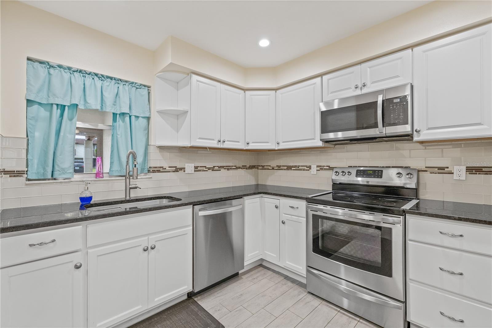 3368 RAMBLEWOOD PL #37-D-1