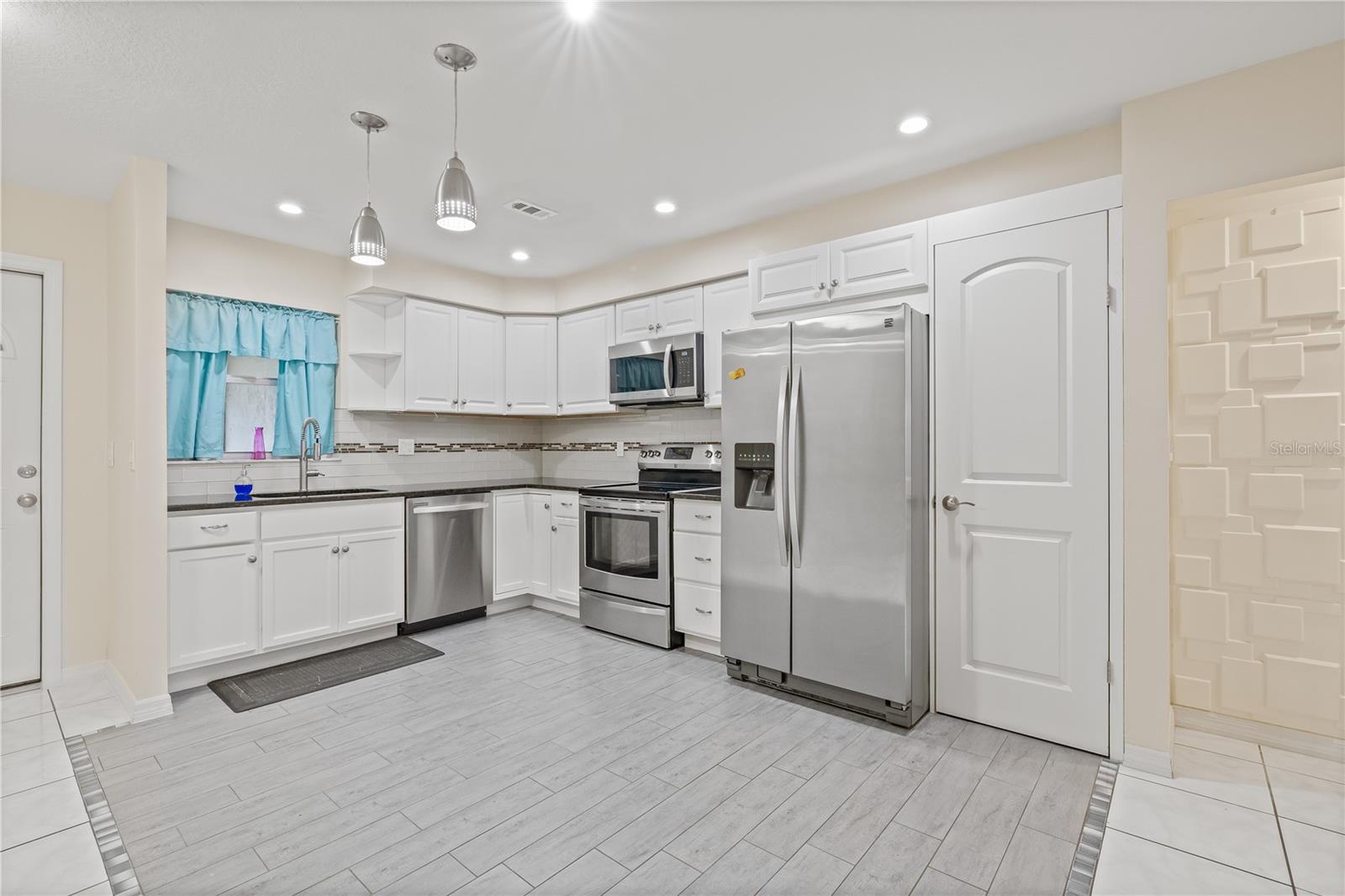 3368 RAMBLEWOOD PL #37-D-1