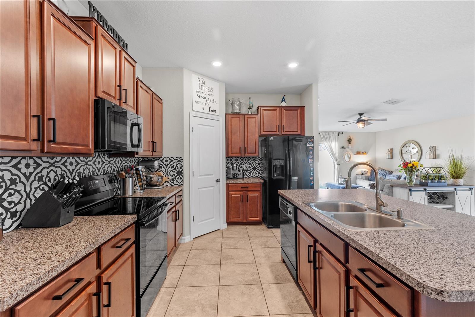 2942 MOULDEN HOLLOW DR