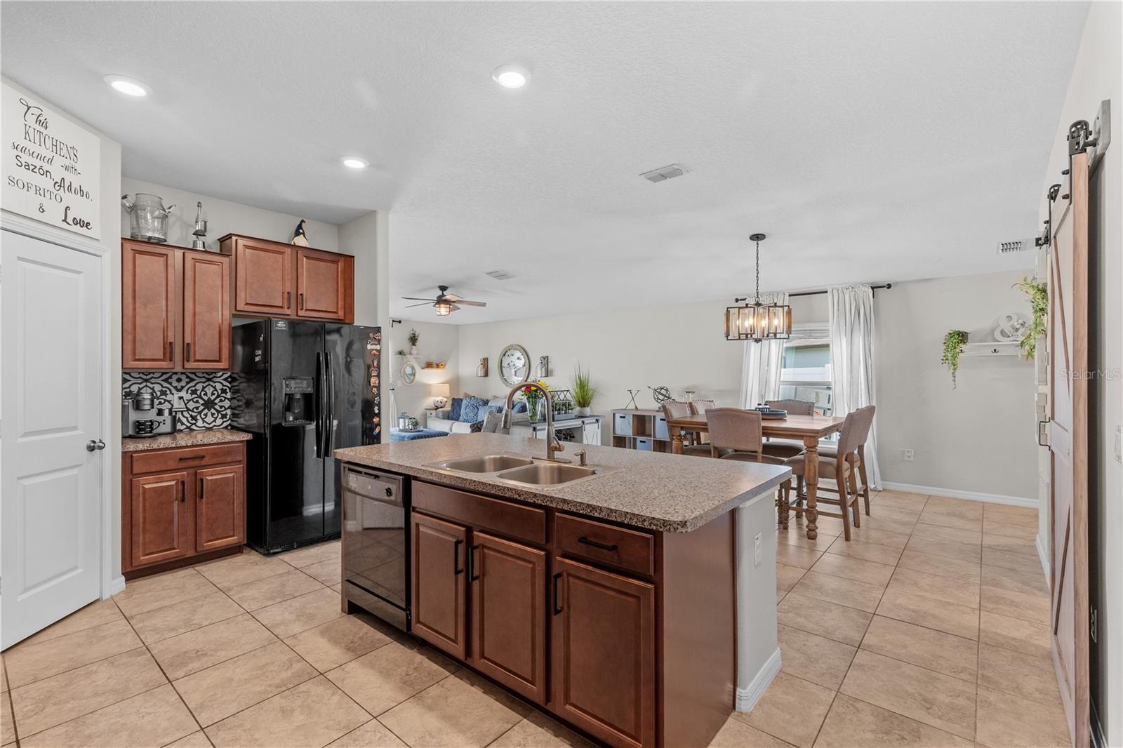 2942 MOULDEN HOLLOW DR