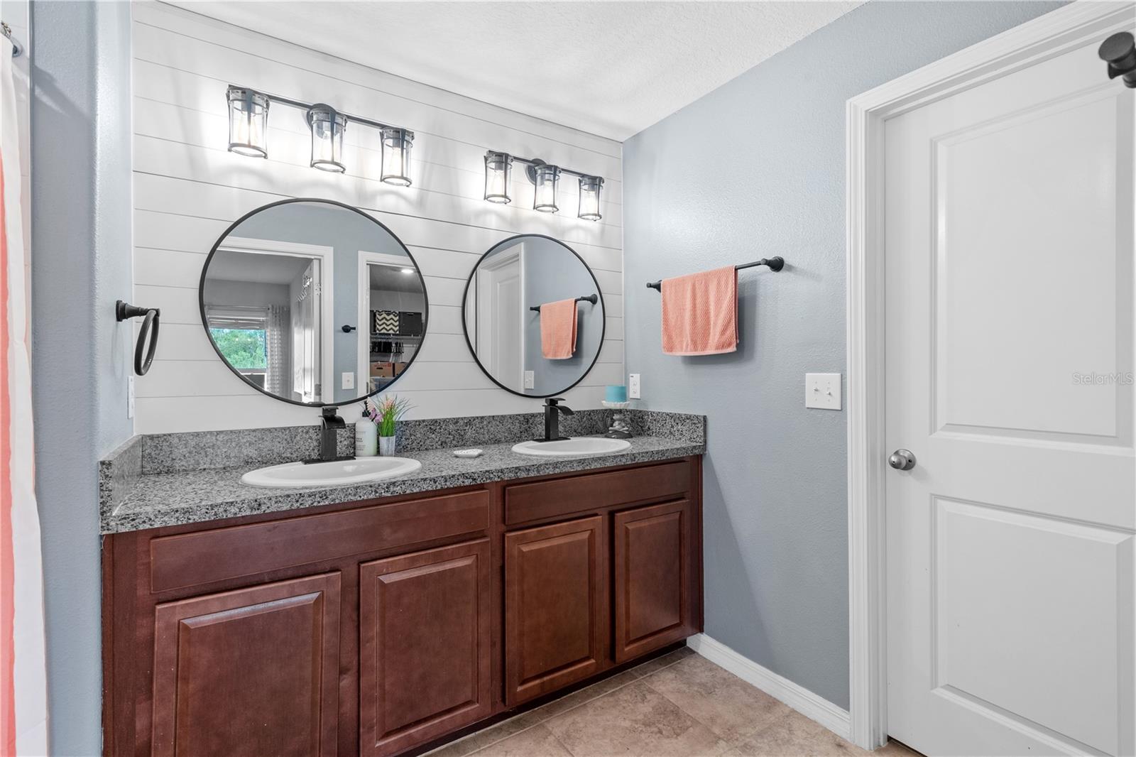 2942 MOULDEN HOLLOW DR