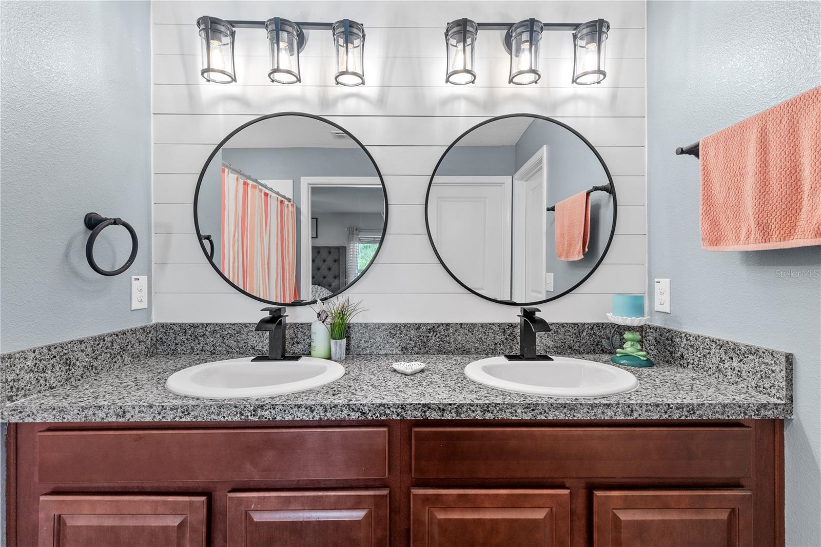 2942 MOULDEN HOLLOW DR