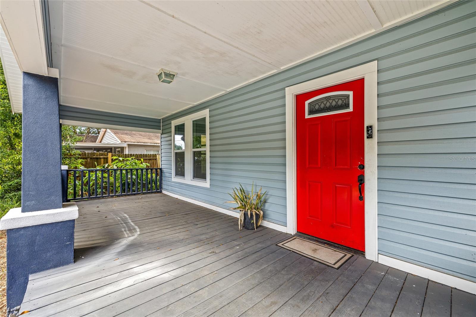 210 E CLUSTER AVE